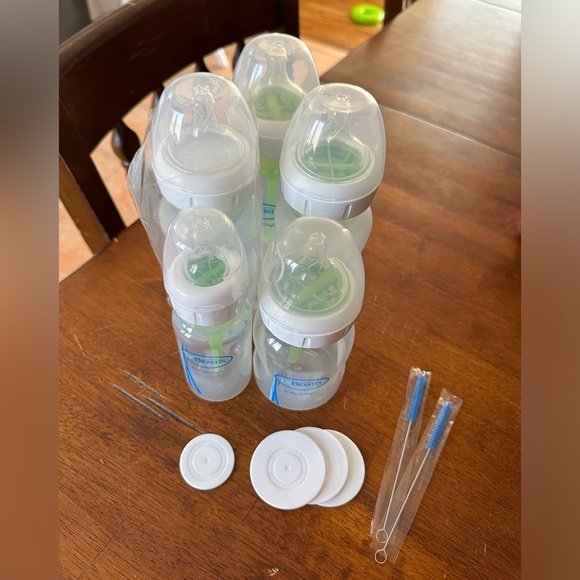 Dr.Brown Options+ Wide-neck 5oz/9oz & Nipples Set, or Comotomo 5oz Set - Picture 1 of 9